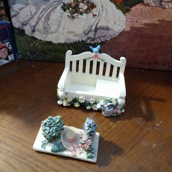 San Francisco Music Co.Bench Music Box &Tyndale- Ceramic Heavy Basket Vintages. - Picture 10 of 16